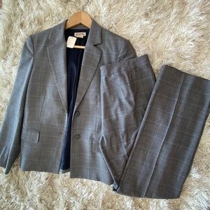 Michae Kors 2 P.C. Suit